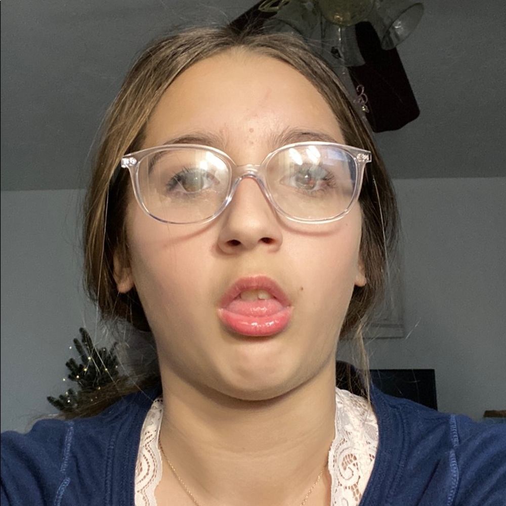 Meet your Posher, Ava